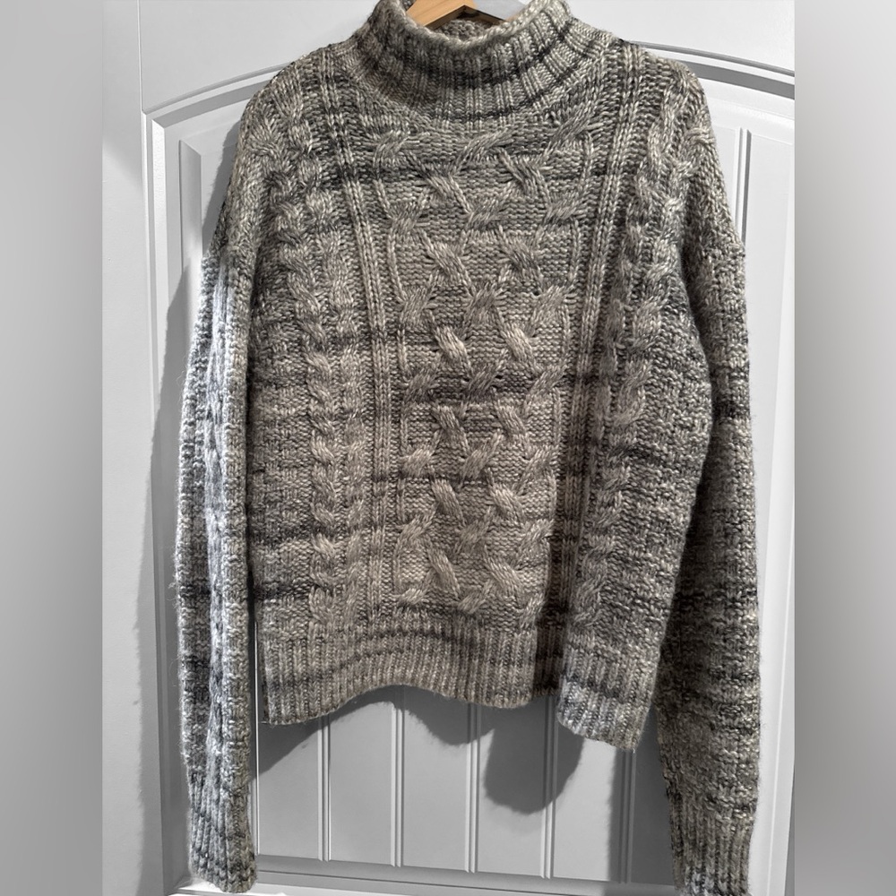 GAP Mock turtleneck gray sweater